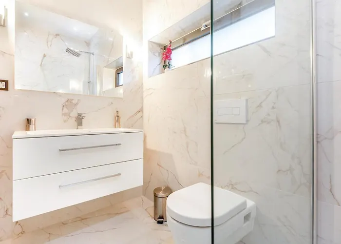 4 Bedroom Amazing In Kostelj Vakantiehuis