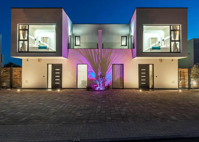 Vakantiehuis 4 Bedroom Amazing In Kostelj