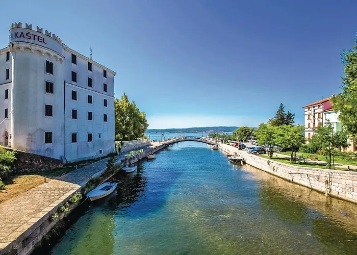 4 Bedroom Amazing In Kostelj * Grižane