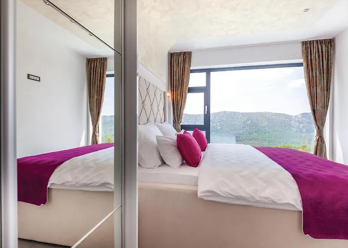 4 Bedroom Amazing In Kostelj * Grižane
