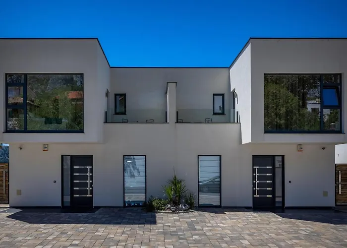 4 Bedroom Amazing In Kostelj Vakantiehuis