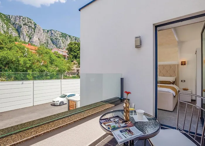 Vakantiehuis 4 Bedroom Amazing In Kostelj Grižane