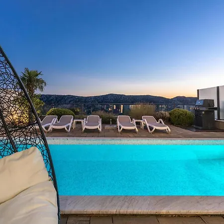 4 Bedroom Amazing In Kostelj Ferienhaus Grižane