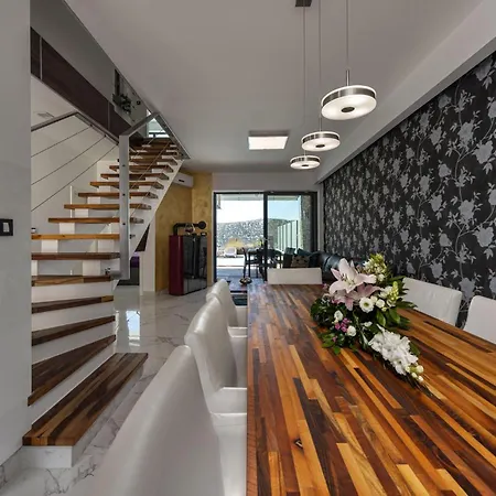 Ferienhaus 4 Bedroom Amazing In Kostelj