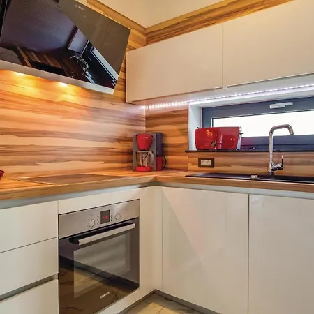 Ferienhaus 4 Bedroom Amazing In Kostelj *
