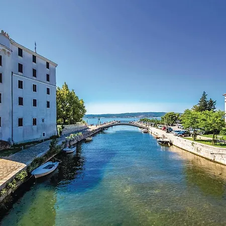 4 Bedroom Amazing In Kostelj * Grižane