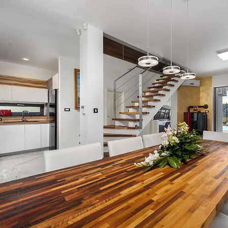 4 Bedroom Amazing In Kostelj Ferienhaus Grižane