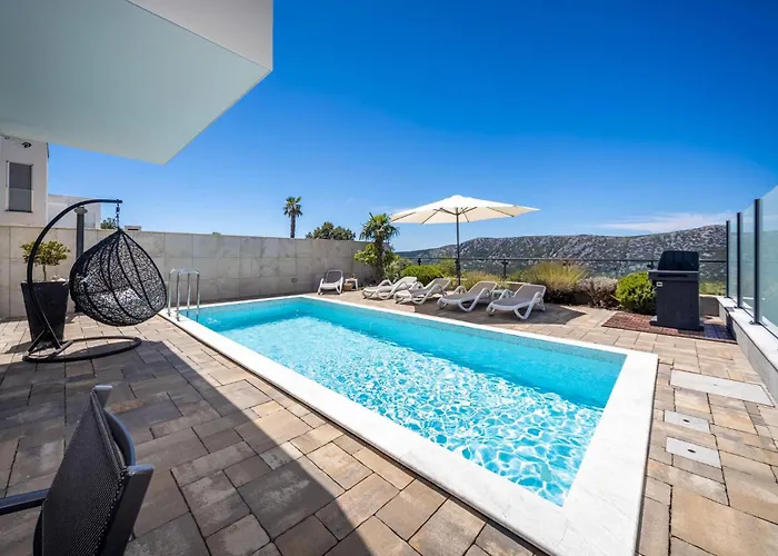4 Bedroom Amazing In Kostelj Holiday home