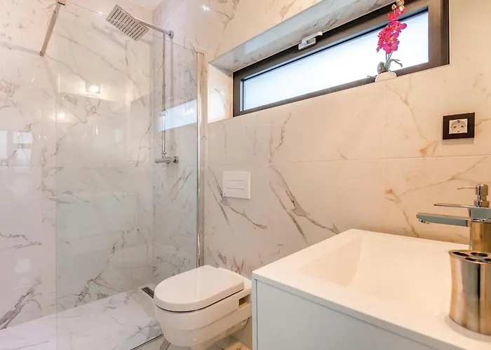 4 Bedroom Amazing In Kostelj Grizane-Belgrad